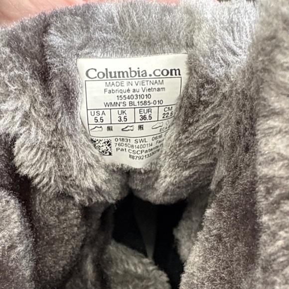 Columbia Women's Black and Grey Winter Boots - Picture 6 of 6
